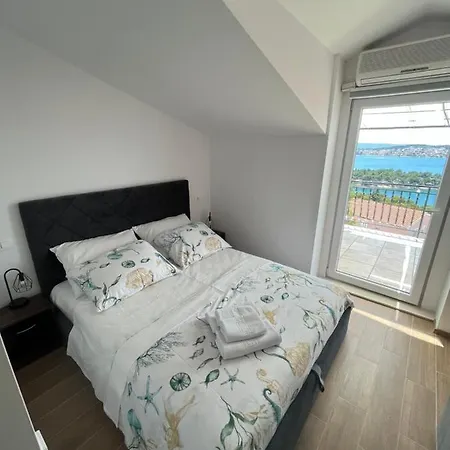 Calypso Apartment *
